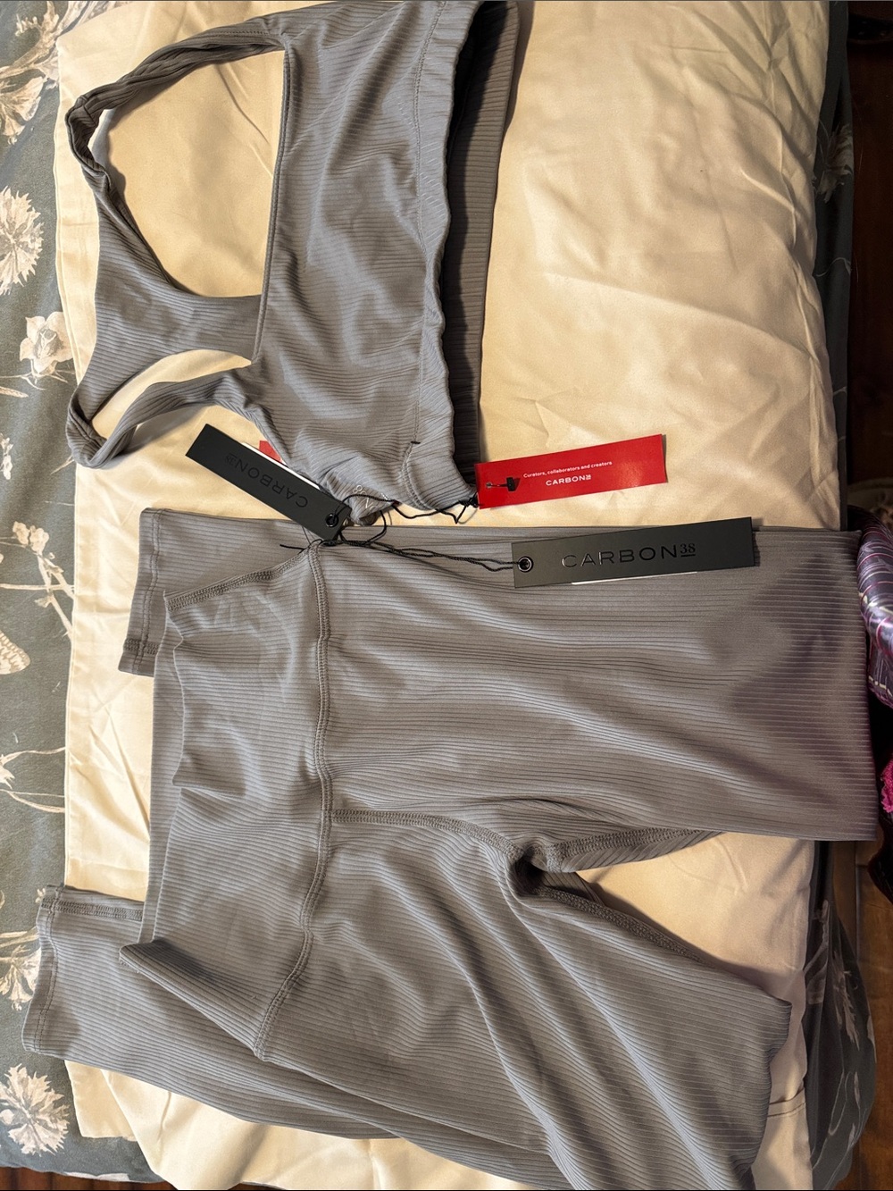 Carbon38 Ribbed Light Gray Active Set - Sports Bra & Leggings